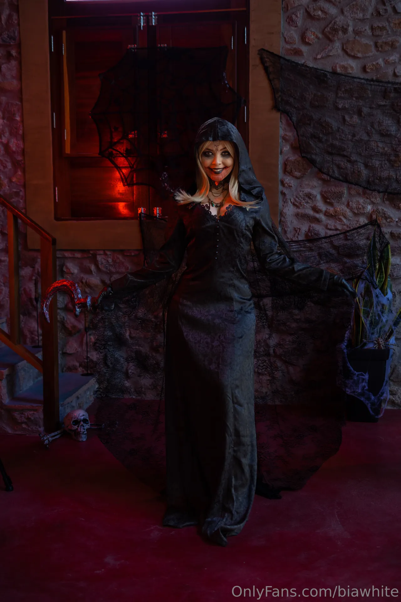 Bianca Karina - Bela Dimitrescu Bianca Karina - Bela Dimitrescu