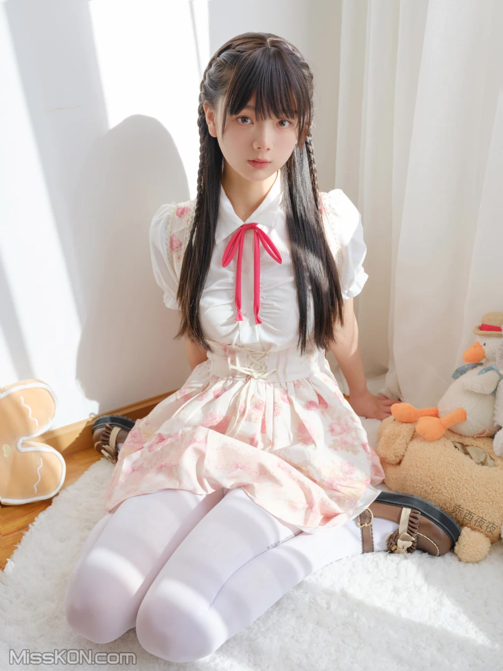 Coser@稚乖画册: 夜夜 白丝JK (81 photos + 1 video) Coser@稚乖画册: 夜夜 白丝JK (81 photos + 1 video)