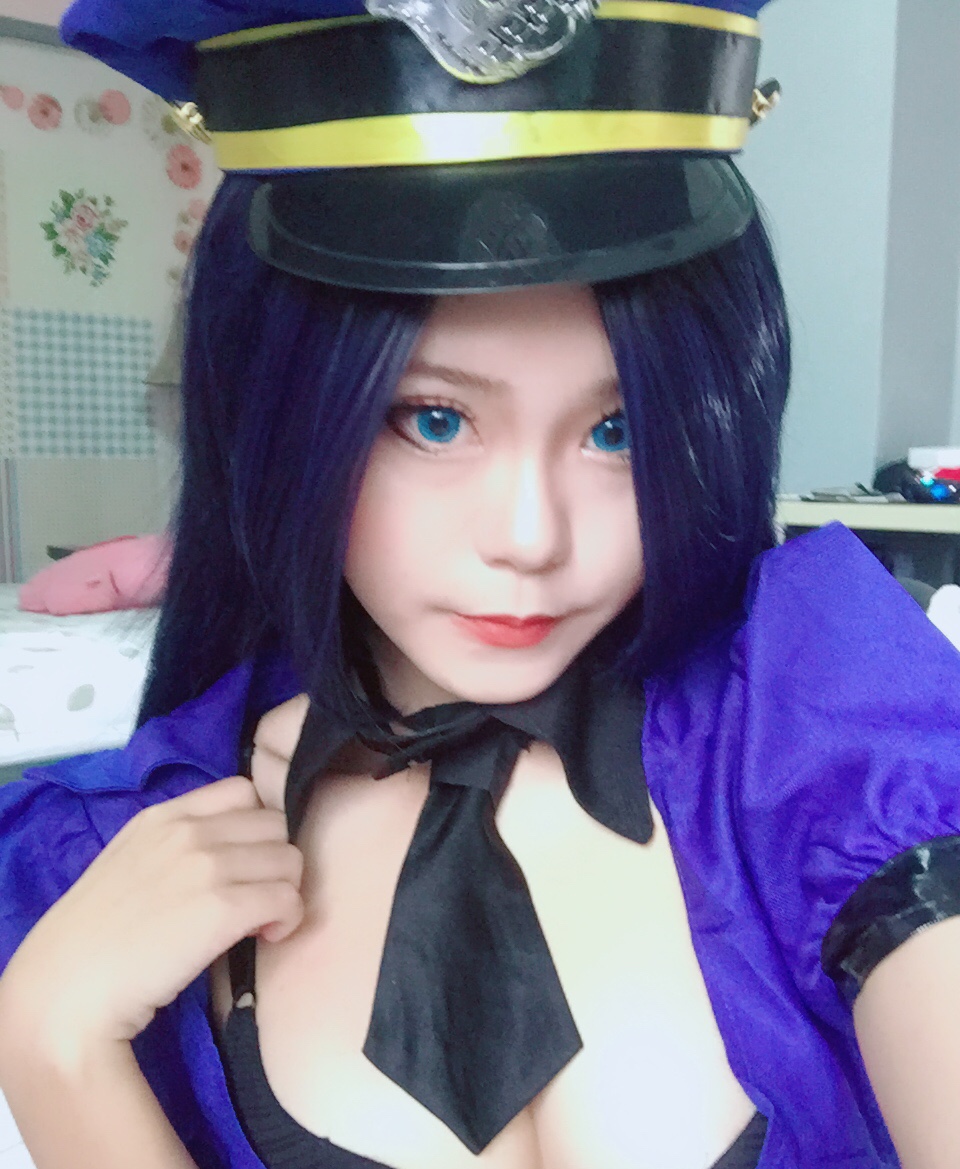 Yuuno - Officer Caitlyn Yuuno - Officer Caitlyn