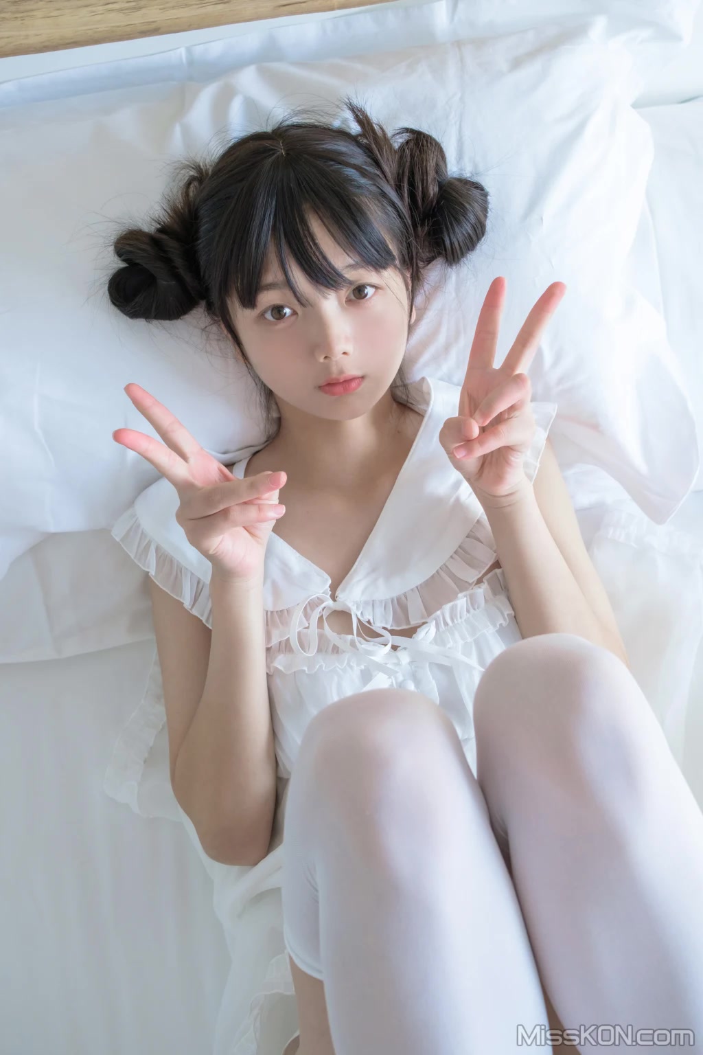 Coser@稚乖画册: 赤西夜夜 初音少女水手服 (130 photos + 1 video) Coser@稚乖画册: 赤西夜夜 初音少女水手服 (130 photos + 1 video)