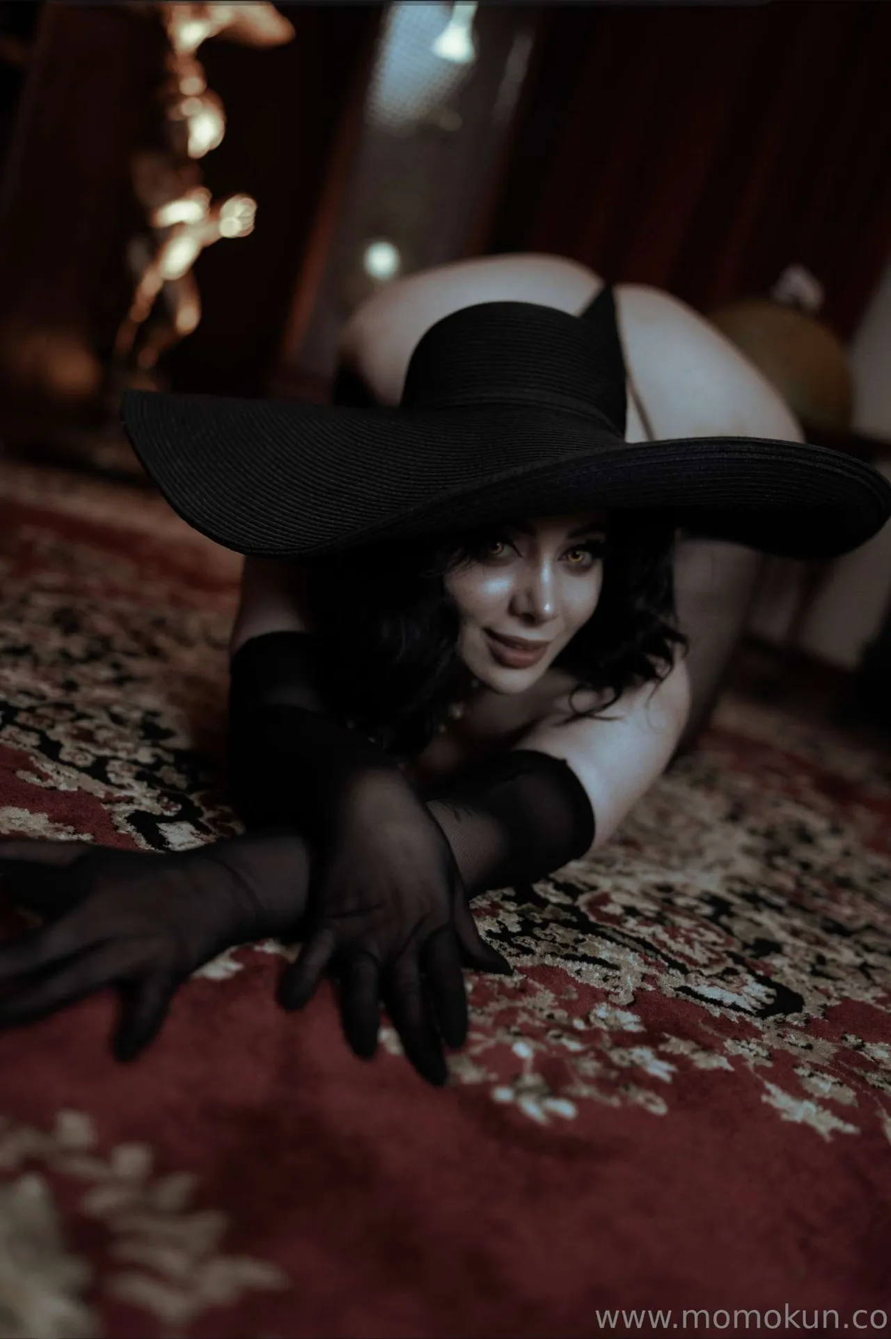 Momokun - Lady Dimitrescu Momokun - Lady Dimitrescu