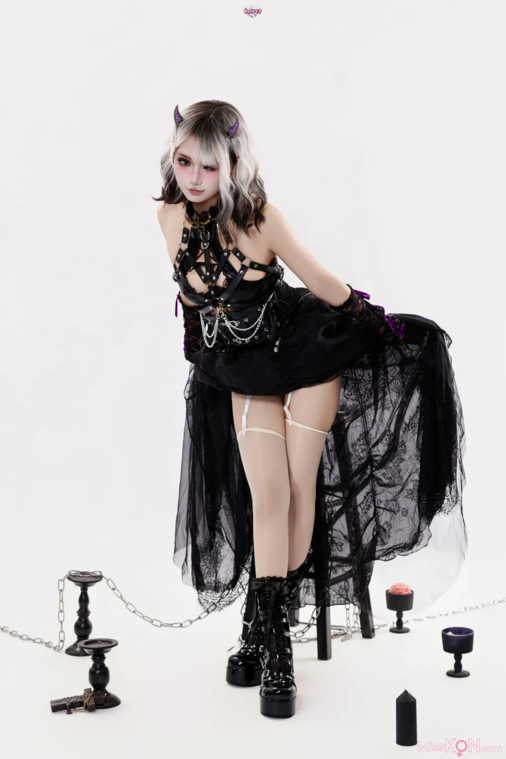 Coser@ Qiqi, behave yourselves: The Witch Coser@ Qiqi, behave yourselves: The Witch