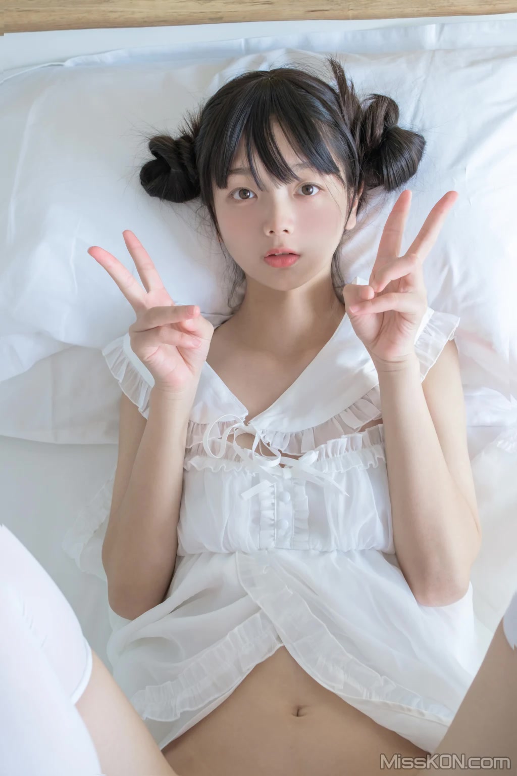 Coser@稚乖画册: 赤西夜夜 初音少女水手服 (130 photos + 1 video) Coser@稚乖画册: 赤西夜夜 初音少女水手服 (130 photos + 1 video)