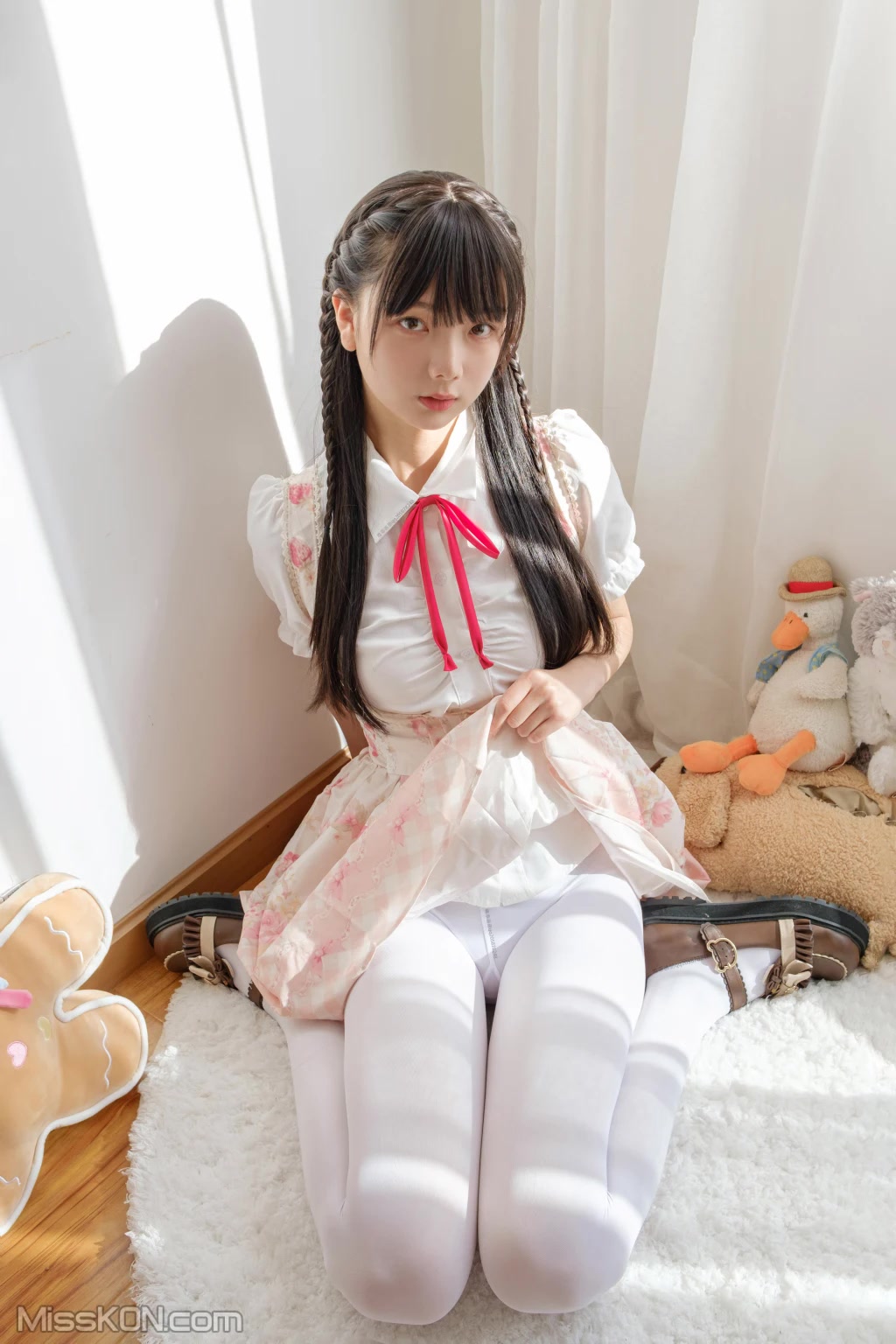 Coser@稚乖画册: 夜夜 白丝JK (81 photos + 1 video) Coser@稚乖画册: 夜夜 白丝JK (81 photos + 1 video)