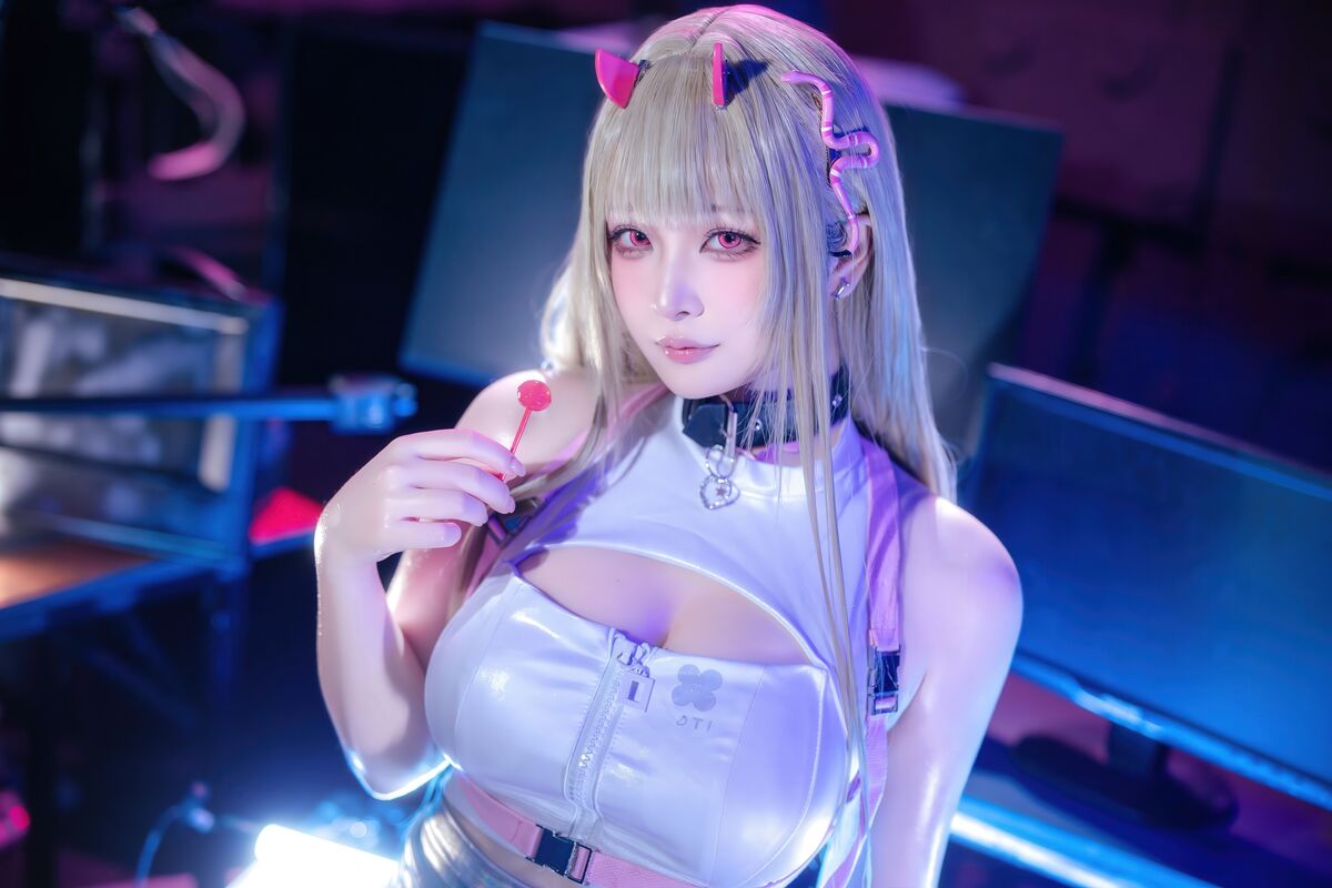 Coser@ Yuyu - Goddess of Victory, Nikki, Viper (87P) Coser@ Yuyu - Goddess of Victory, Nikki, Viper (87P)