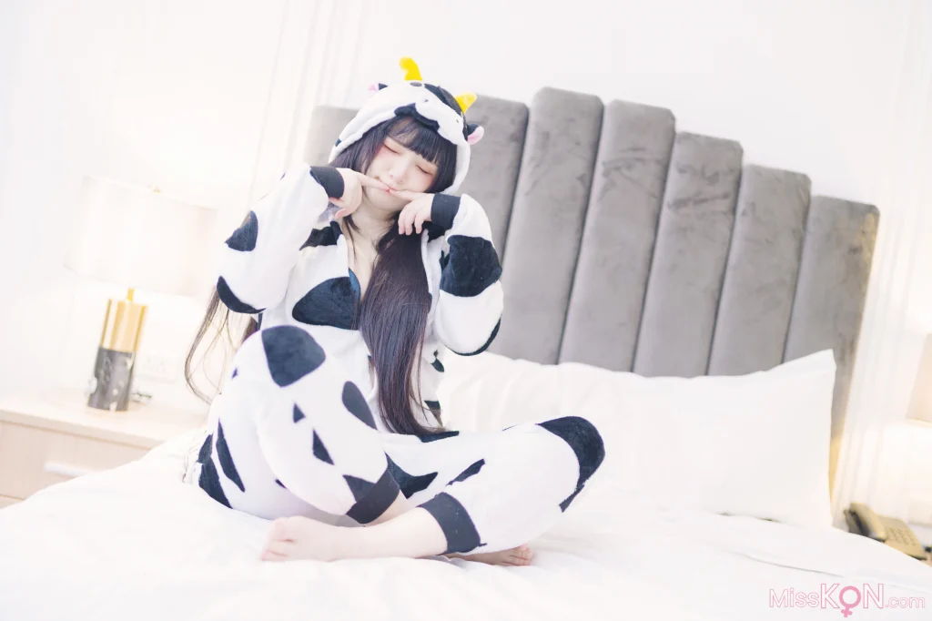 Coser@慕慕Momo: 奶牛Milky (56 photos + 1 video) Coser@慕慕Momo: 奶牛Milky (56 photos + 1 video)