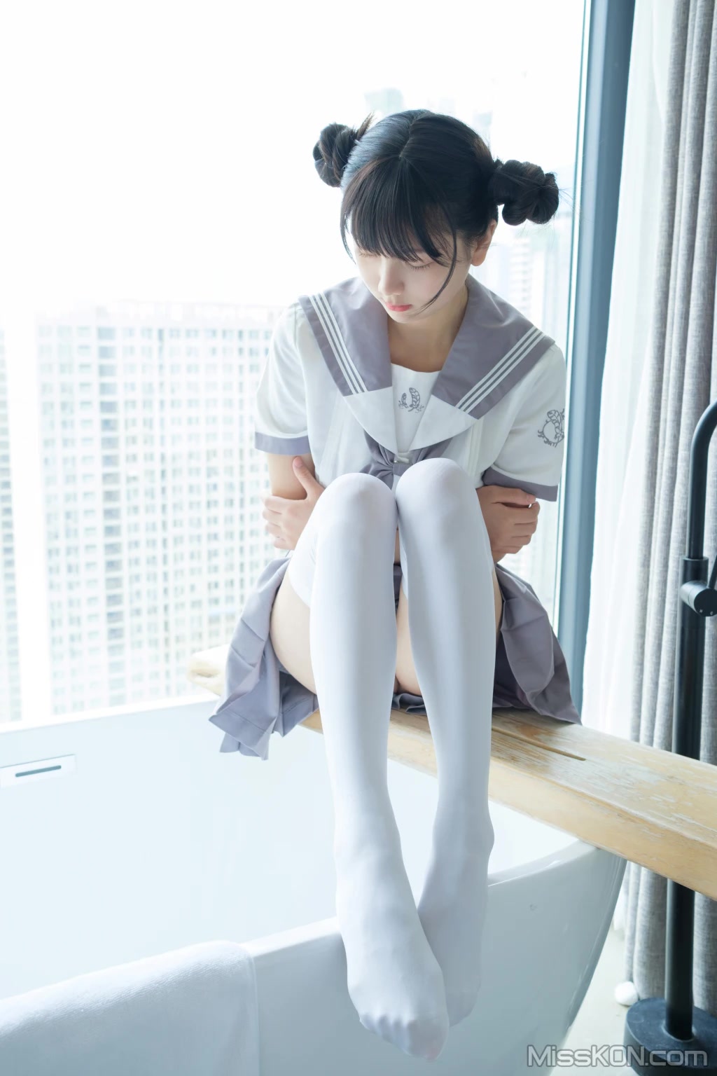 Coser@稚乖画册: 赤西夜夜 初音少女水手服 (130 photos + 1 video) Coser@稚乖画册: 赤西夜夜 初音少女水手服 (130 photos + 1 video)