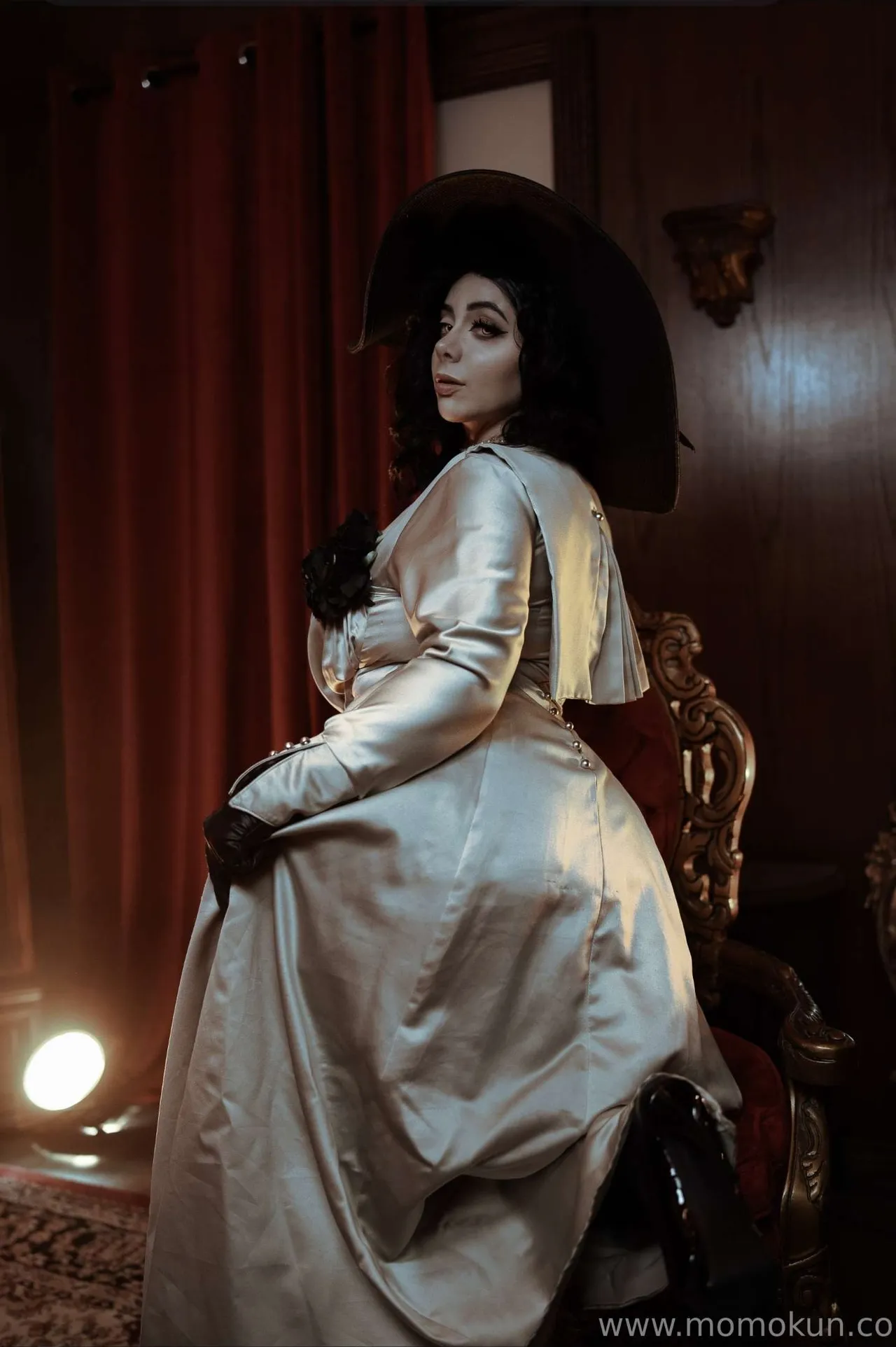 Momokun - Lady Dimitrescu Momokun - Lady Dimitrescu