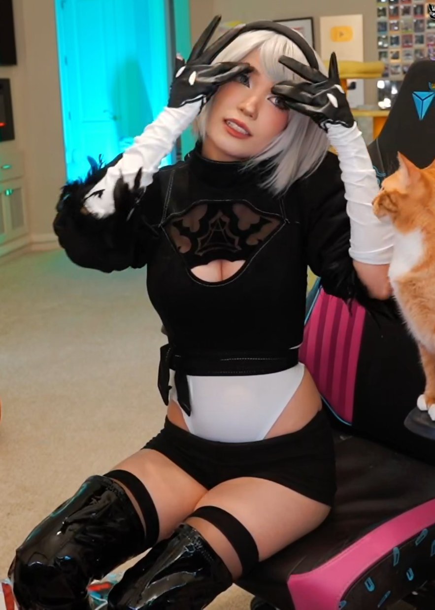 Emiru - 2B Emiru - 2B