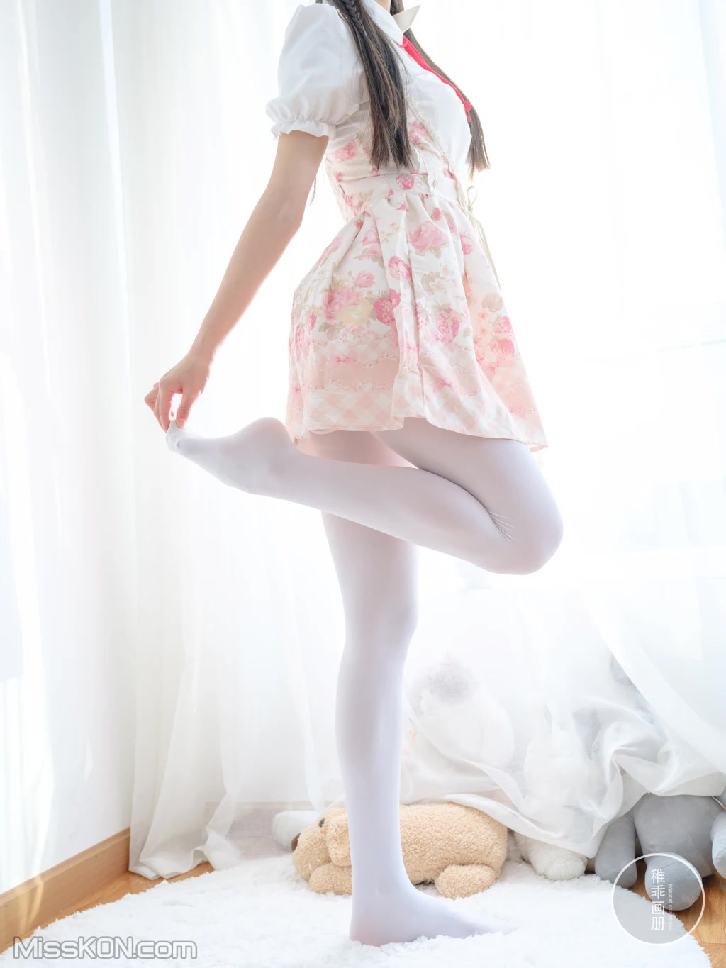 Coser@稚乖画册: 夜夜 白丝JK (81 photos + 1 video) Coser@稚乖画册: 夜夜 白丝JK (81 photos + 1 video)