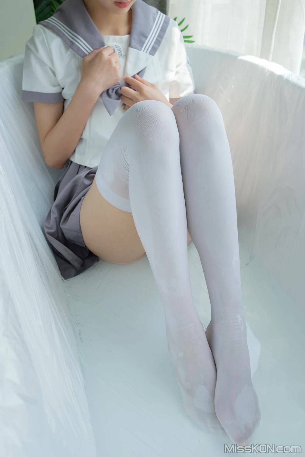 Coser@稚乖画册: 赤西夜夜 初音少女水手服 (130 photos + 1 video) Coser@稚乖画册: 赤西夜夜 初音少女水手服 (130 photos + 1 video)