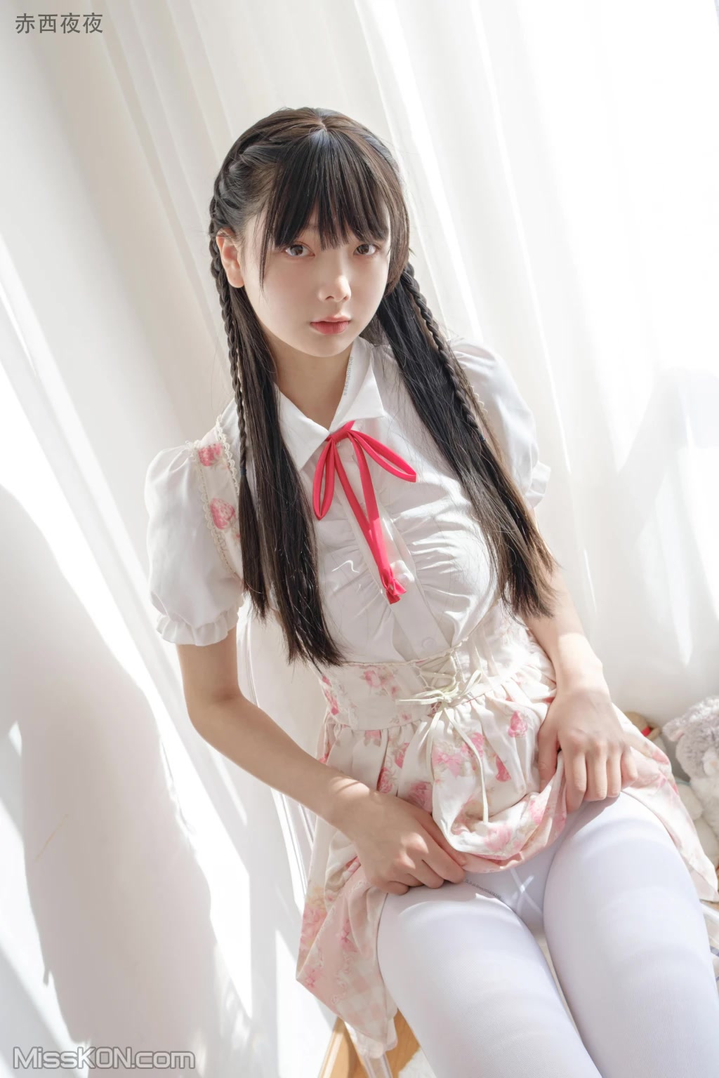 Coser@稚乖画册: 夜夜 白丝JK (81 photos + 1 video) Coser@稚乖画册: 夜夜 白丝JK (81 photos + 1 video)