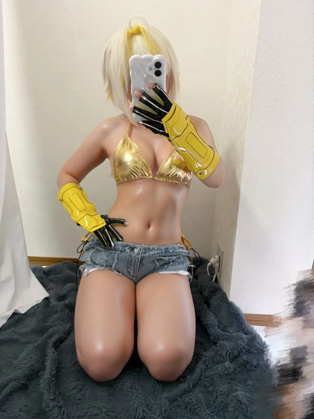 初音ひとり - Elegg gold bikini 初音ひとり - Elegg gold bikini